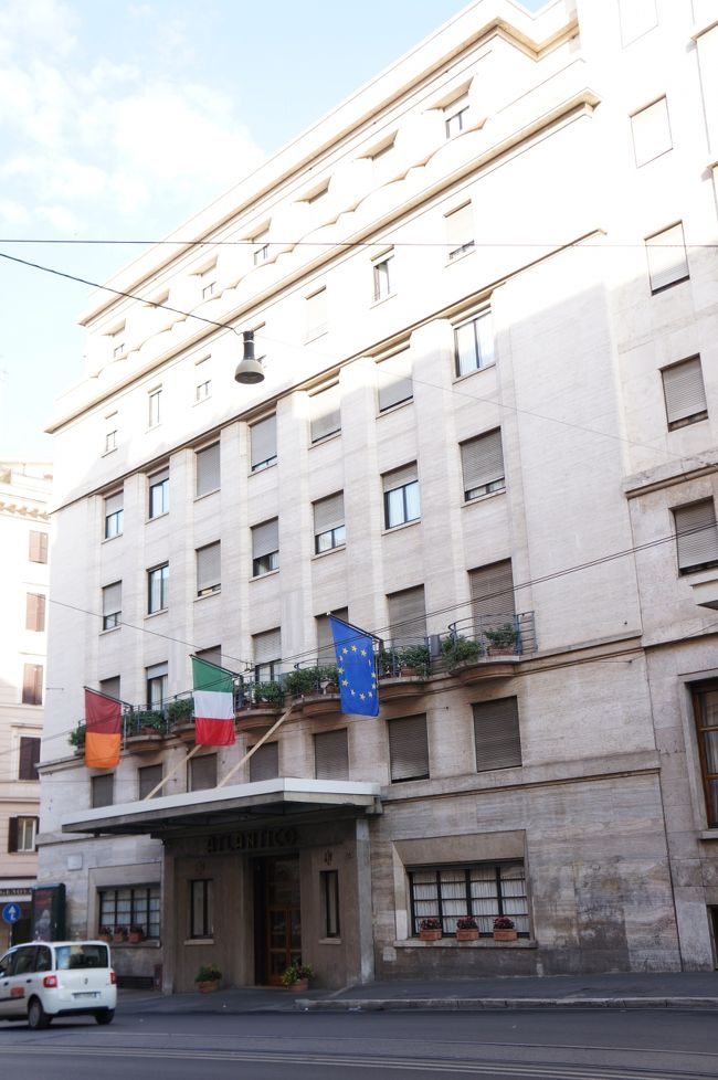 お世話になったのは“Ｈｏｔｅｌ　Ａｔｌａｎｔｉｃｏ”。<br />駅から徒歩２・３分の距離で近くて便利！