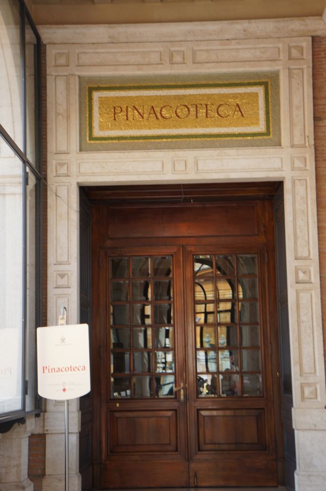 さて、見学するとしますか。<br />まずは、ピナコテカから。