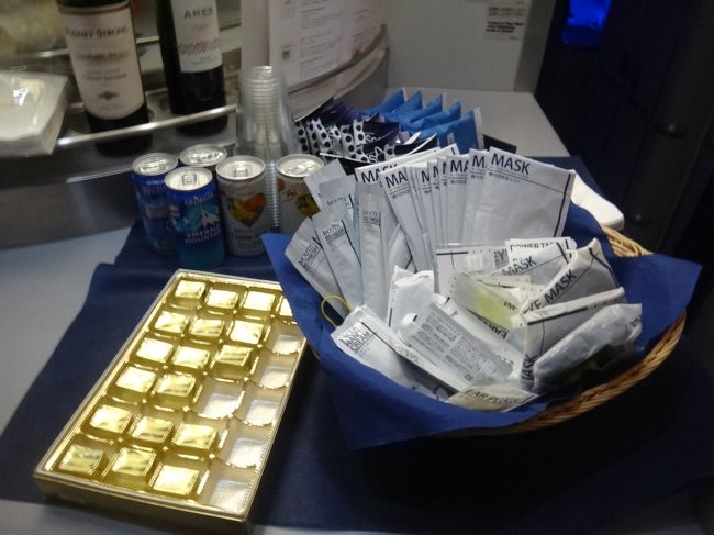 セルフコーナー。<br /><br />「5TH AVENUE Chocolatiere」のこのチョコが<br />めちゃ美味しいんです(^・^)