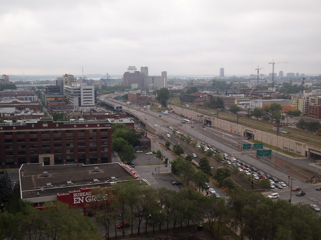 ホテルからの景色。<br />都会だ・・・プリンスエドワード島の後だから尚更。