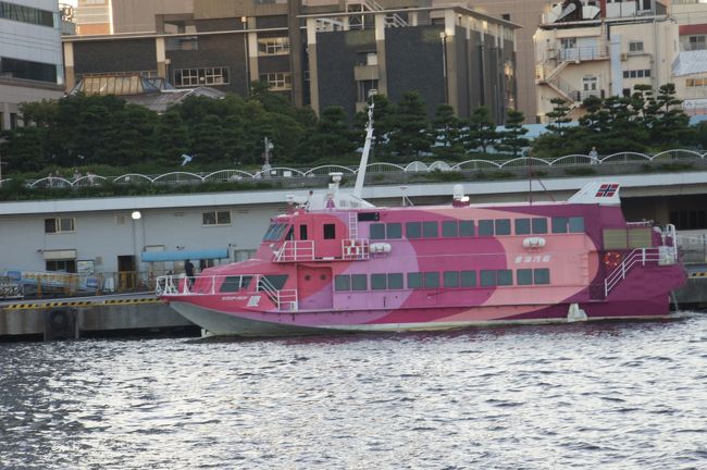 ぎりぎりに予定をたてたので<br /><br />ジェット船は予約がとれなかった。<br /><br />ジェット船は３時間くらい。