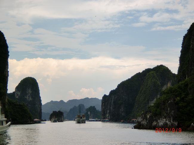 さすが海の桂林といわれるだけあります。<br />テレビでみた景色が広がります