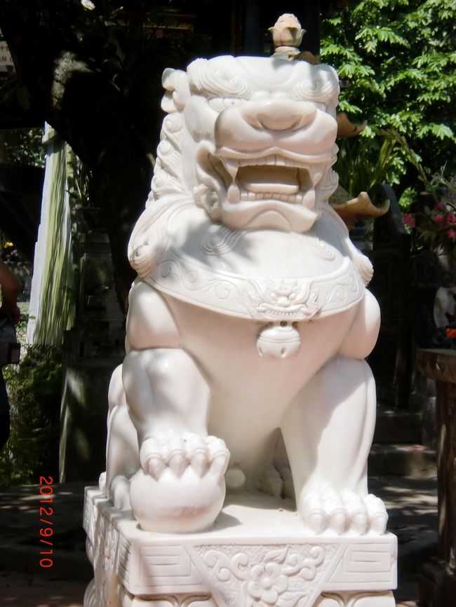 一柱寺の狛犬<br /><br />狛犬コレクションの私としてはけっこうかわいい部類だと思います。