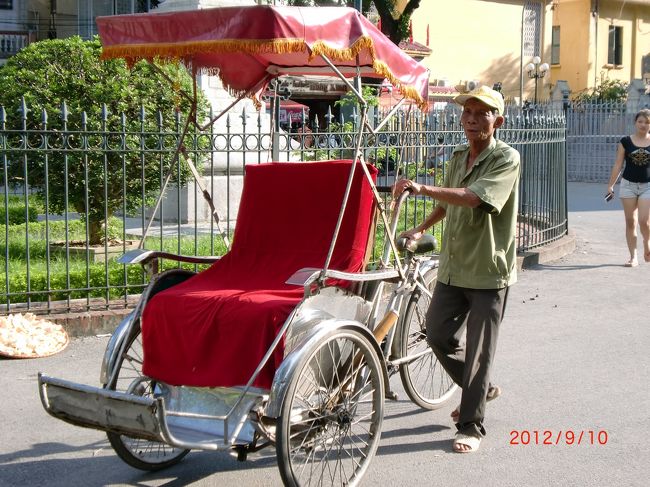 シクロとおじさん<br /><br />舌打ちで呼ばれ『乗れ！」と叫んでた・・・ツアーじゃなかったら乗ってもよかったけどねぇ・・・