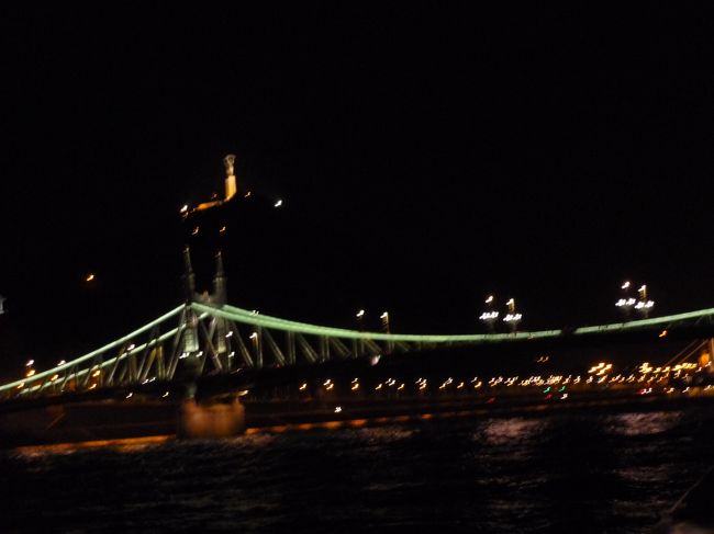 ﾄﾞﾅｳ川ｸﾙｰｽﾞ