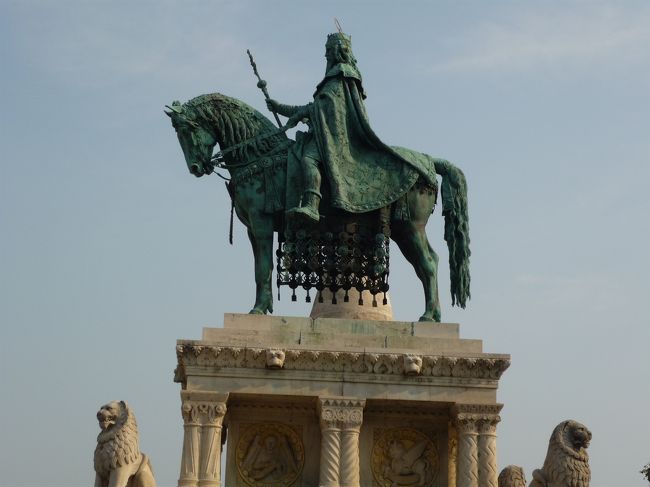 ﾌﾞﾀﾞﾍﾟｽﾄ　聖ｲｼｭﾄﾊｳﾞｧｰﾝの騎馬像<br />