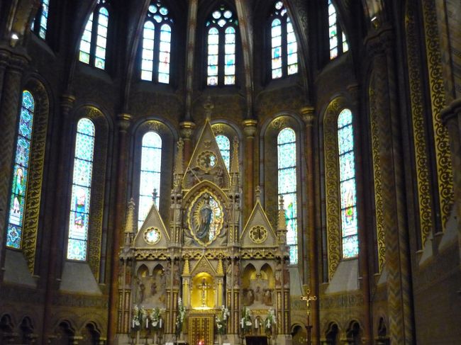 ﾌﾞﾀﾞﾍﾟｽﾄ ﾏｰﾁｬｰｼｭ教会内