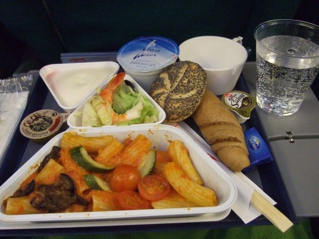 帰国時のｵｰｽﾄﾘｱ航空の機内食
