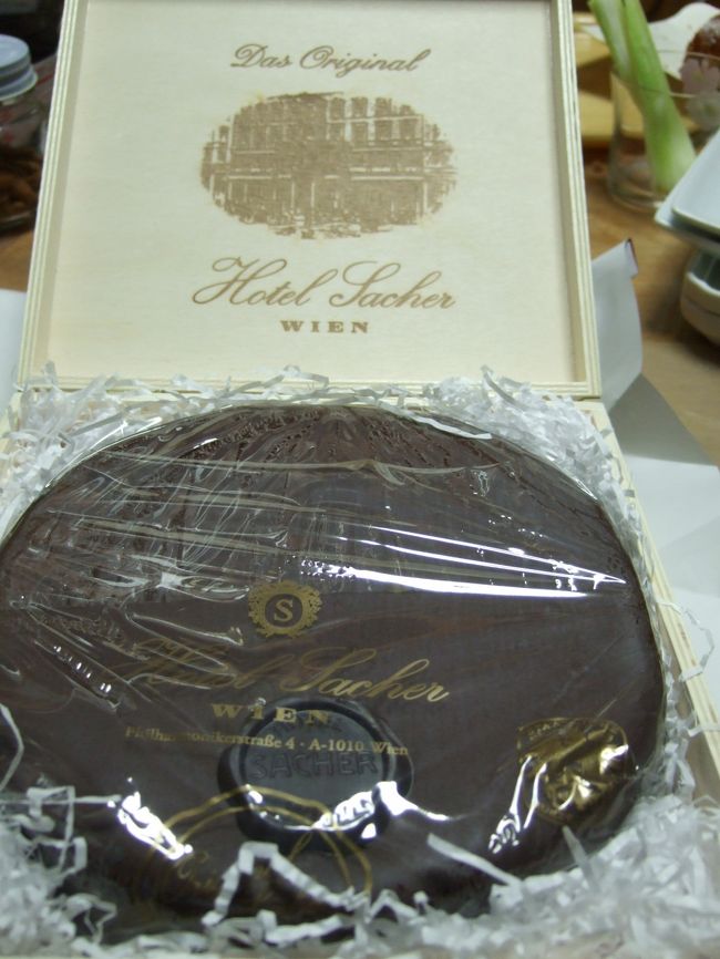 お土産<br />　　　ｻﾞｯﾊｰ　　　ｻﾞｯﾊﾄﾙﾃ