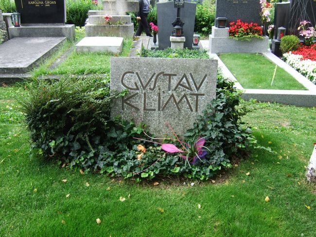 ｸﾘﾑﾄ（ｳｲｰﾝ分離派）生誕150周年ということで<br />墓地を見に。<br />