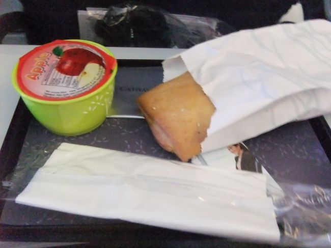 帰りはキャセイなので台北経由。<br /><br />いつもの軽食。