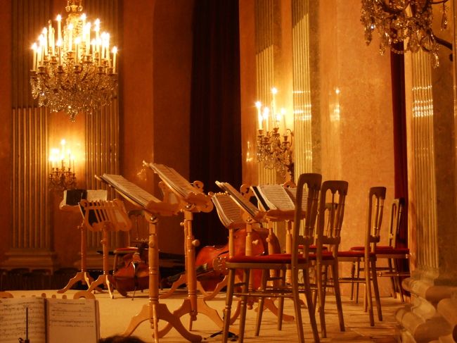 ｳｲｰﾝ　　ﾚｼﾞﾃﾞﾝﾂ　ｵｰｹｽﾄﾗによるｸﾗｼｯｸﾐﾆｺﾝｻｰﾄ<br />演奏中は撮影NGなので。<br />こんな感じ