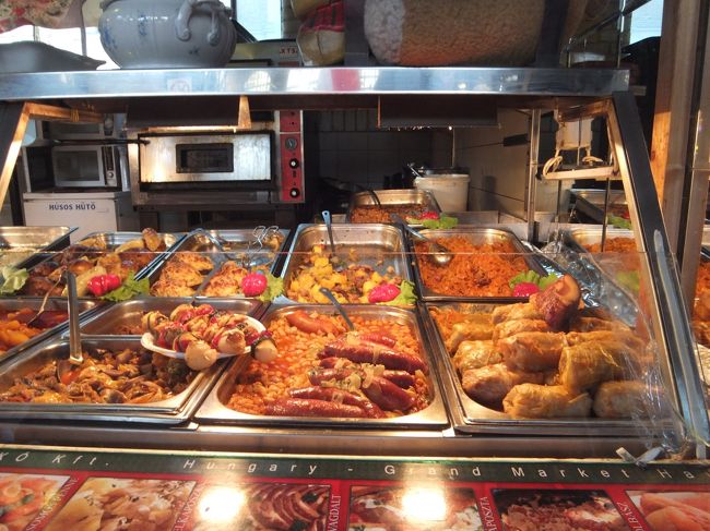 これは他の店で。<br /><br />赤いのはパプリカを多用しているから？<br />なんだか、元気一杯でないと手が出ない。