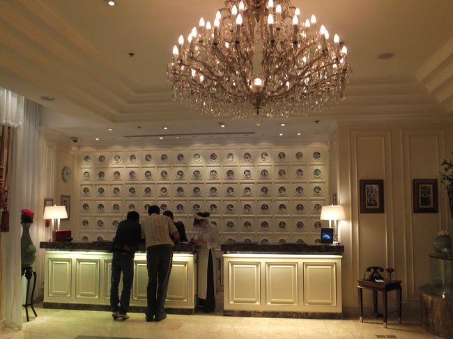 【ホテル】<br /><br />そして、新館ロビー