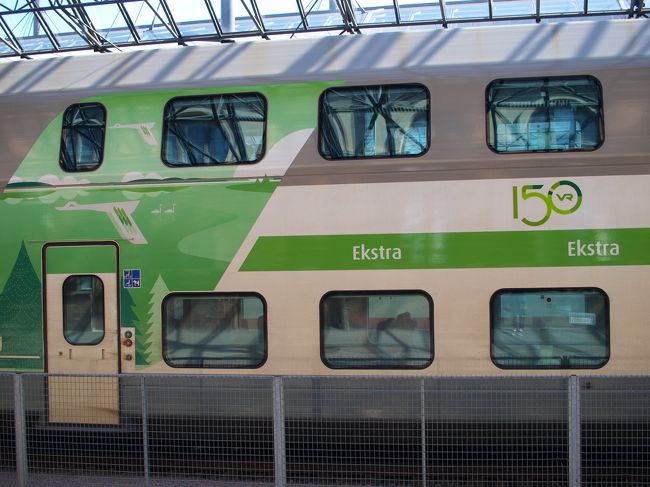 今年は、フィンランド国鉄創業１５０周年記念の年。<br /><br />１５０周年仕様の特別列車が止まっていました♪<br />見れて、ラッキー♪