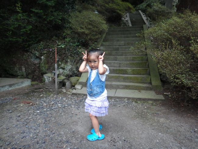 鬼の角が生えてきたポーズ・・・うそです、うさぎの耳だそうです。