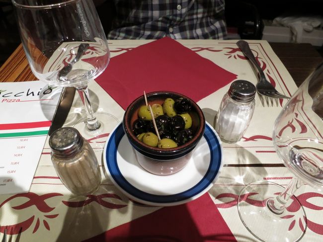 オリーブも付きます。<br />美味しかった。