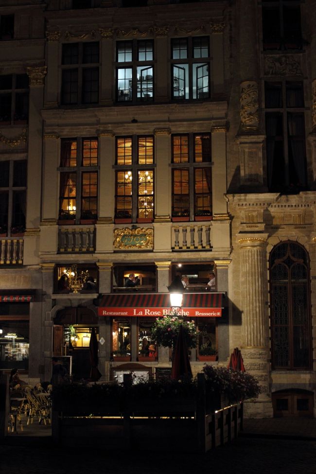 La Rose Blanche。<br />有名店です。<br />ここには行く機会がありませんでしたが、いい雰囲気ですね。