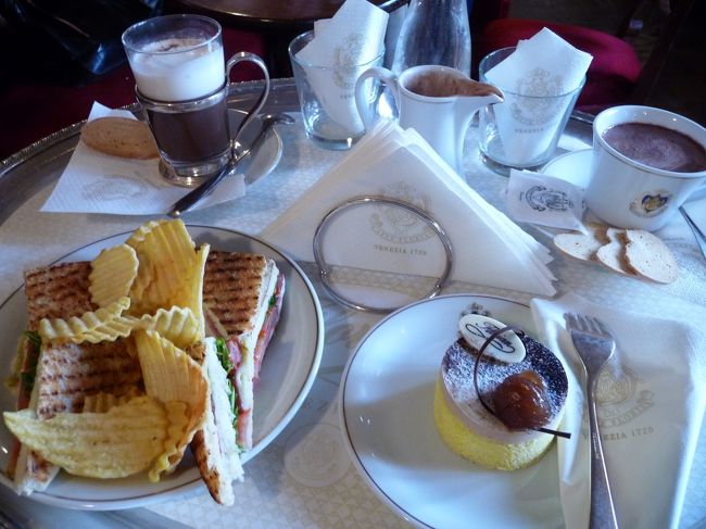 ホットチョコレートを飲んで、のんびり。