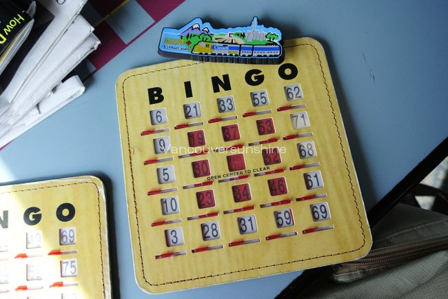 4泊5日のカナディアン号の旅。<br /><br />沿線の街の紹介やクイズ大会、<br />ビンゴ大会やワインの試飲会など、<br />様々なアクティビティーも用意されています。<br /><br />私は昨年に続き、ビンゴ大会に参加。<br />昨年は当たらなかったのですが、<br />今年はマグネットをゲットしました！