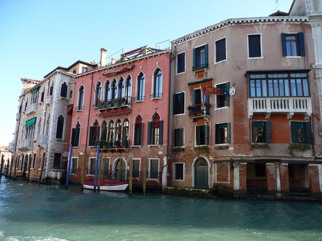 街のいたるところがこんな景色です。