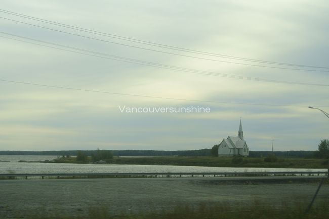 今日のお天気は、晴れたり曇ったり。<br /><br />曇り空の下の教会は、ちょっと厳かな感じ。