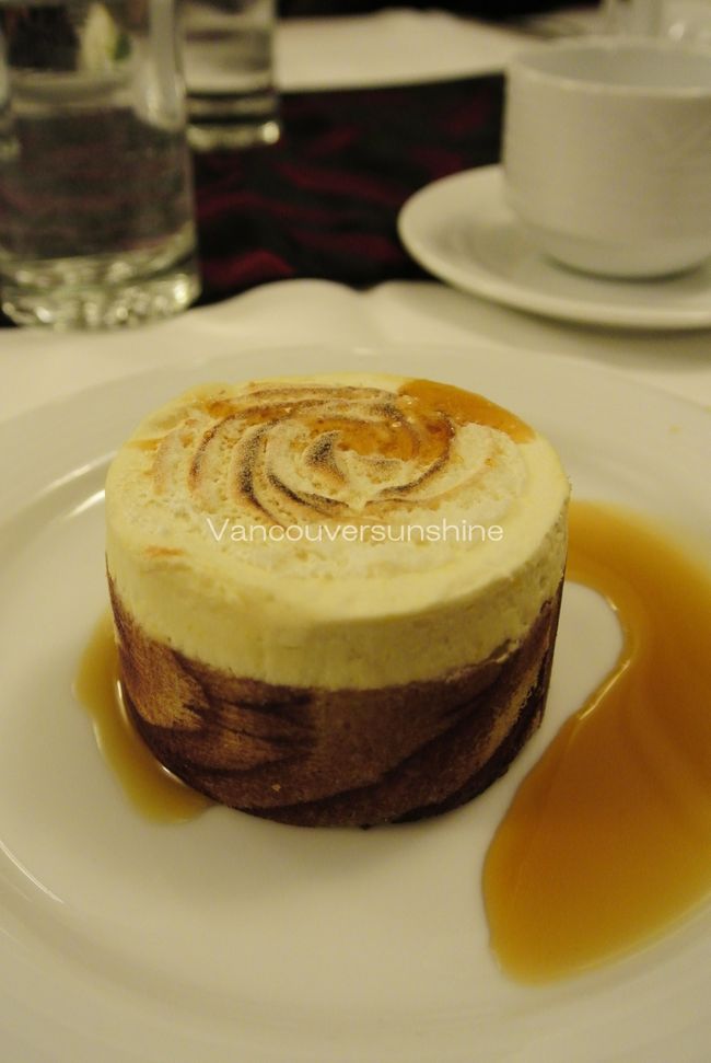 デザートは、メープルのムース。<br />ちょっと甘かったです。。。