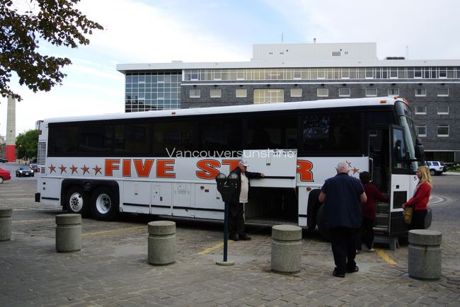 バンクーバー発トロント行きのカナディアン号は、<br />夜にウィニペグに到着するのですが、<br />トロント発バンクーバー行きは、朝の到着です。<br /><br />滞在時間が４時間もあるため、<br />市内観光のバスツアー（別料金）も催行されます。<br /><br />昨年は夜の到着で、滞在時間も短かったため、<br />あまりウィニペグの街を見ることができませんでした。<br /><br />そんなに来ることもない街なので<br />せっかくだから、参加しました<br />（去年もそういう理由で、せっかくだからと<br />駅から少し離れた場所まで行き、<br />戻るのに大変だったような気が。。。）。<br /><br />それにしても、ウィニペグは寒い！<br />去年は日本と同じくらいに暑かったのですが、<br />たった1カ月半違うだけで、気温の差が凄いです。