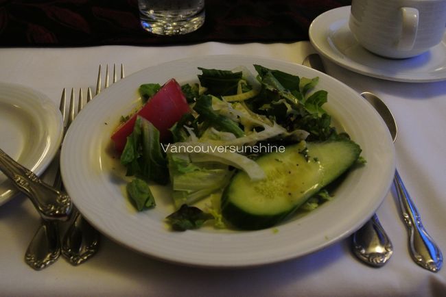 今晩も、サラダもしっかりいただきました。