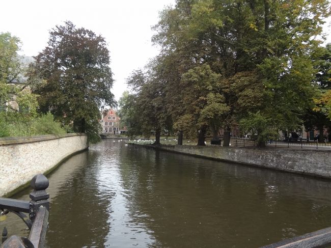 反対の修道院入り口側から。