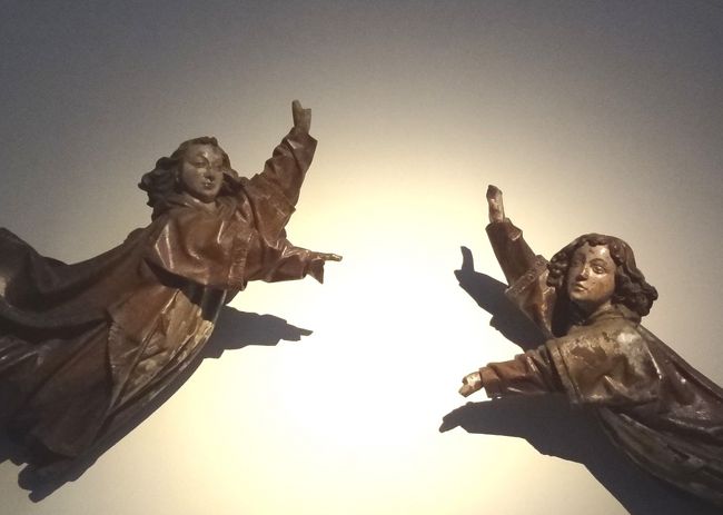 名も無き職人さんの手になる<br />“２人の天使”