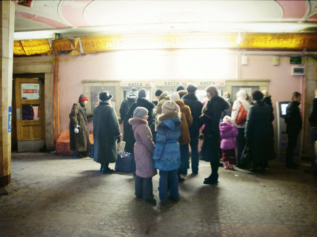 キエフ駅のカッサ。野良犬に久しぶりに吠えられました。