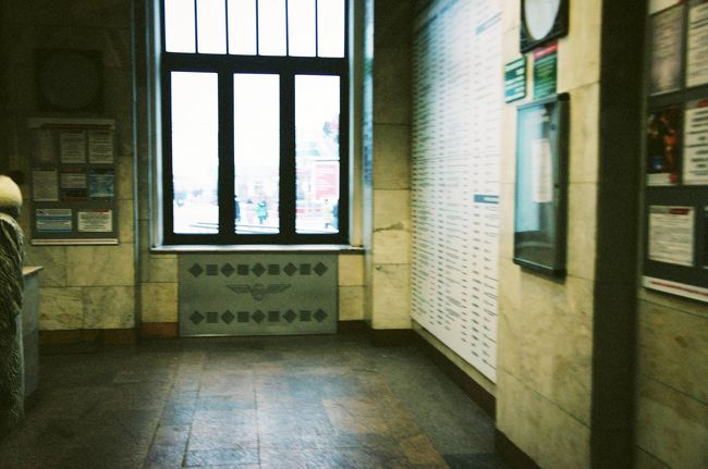 ベラルースキー駅から空港まで。界隈は少し怖い雰囲気ですが。。