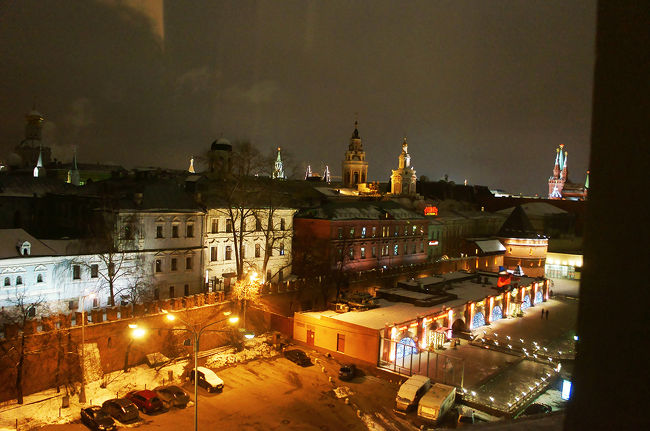 モスクワのお宿は「メトロポール」。チェックインまで時間がありましたが優しく迎えていただきました。