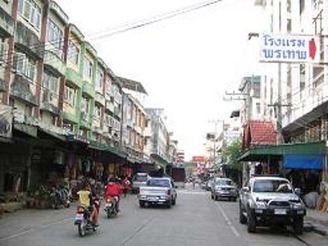 今回、いい顔が多く撮れました。<br />そういう意味でも、タイはいい国だと思いました。 <br /> <br />メソートの町並み。<br /><br />
