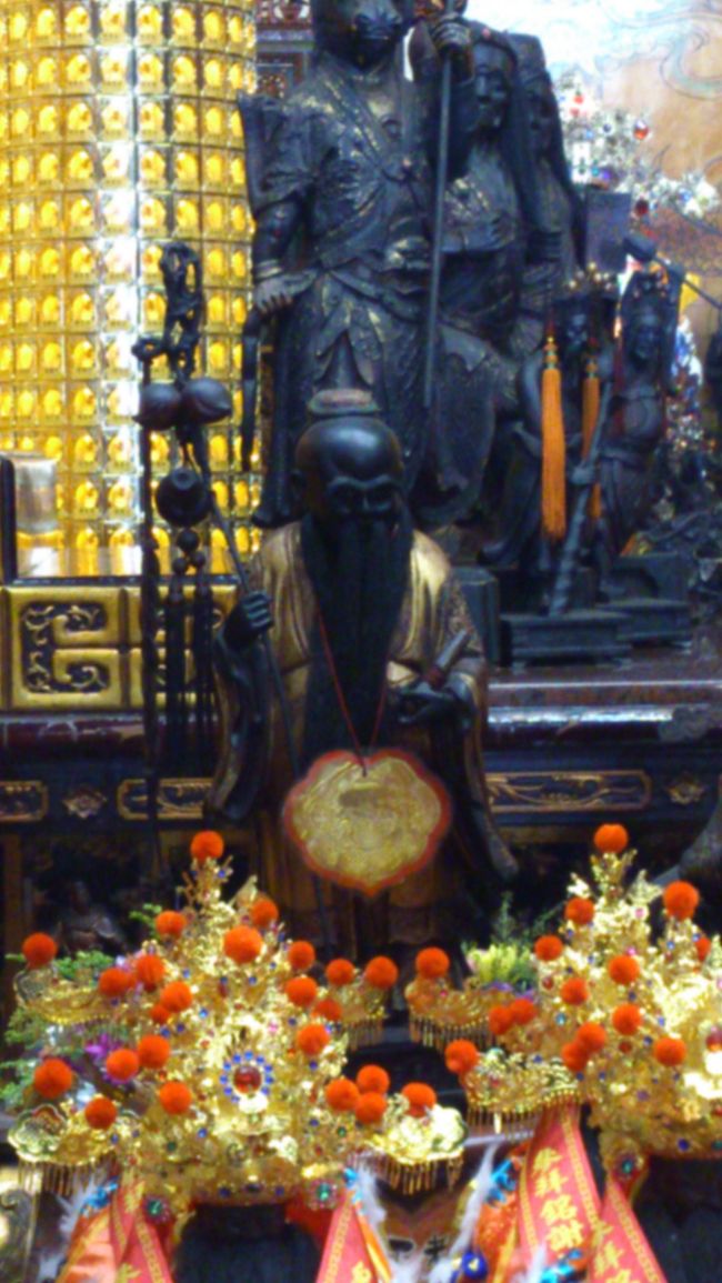 友人とお参りしてきました。<br />できれば近いうちによろしくお願いします！月下老人さま！