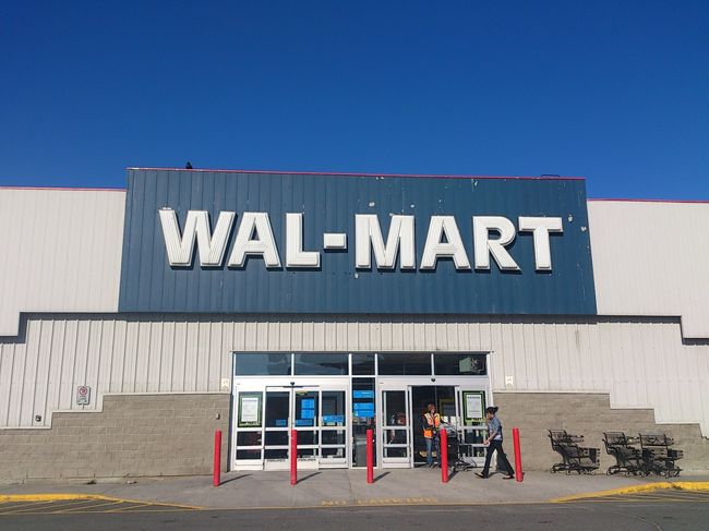 アップタウンでの目的はWALMART。<br />店内は広いですが食料品より日用品のほうが多かったです。