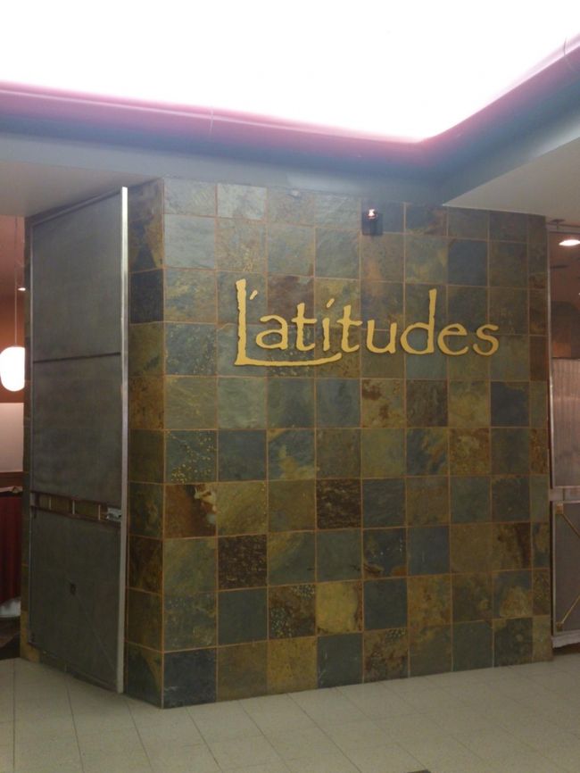 土日は開いている店が限られていて選択肢が少なくなります。<br />前日前を通って気になったのでここにしました。