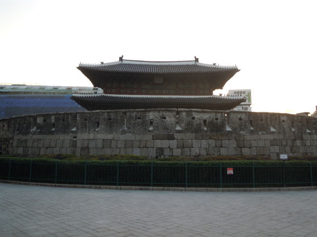 ★東大門★<br /><br />後ろから撮影