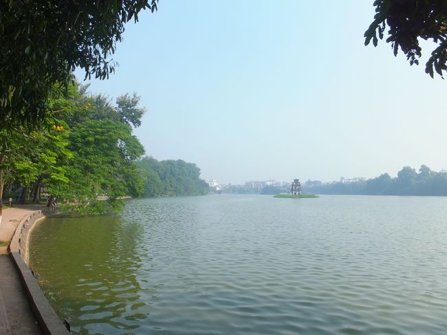 【ホアンキエム湖】