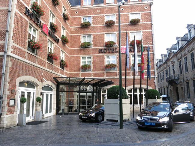 高級車が停まっています。