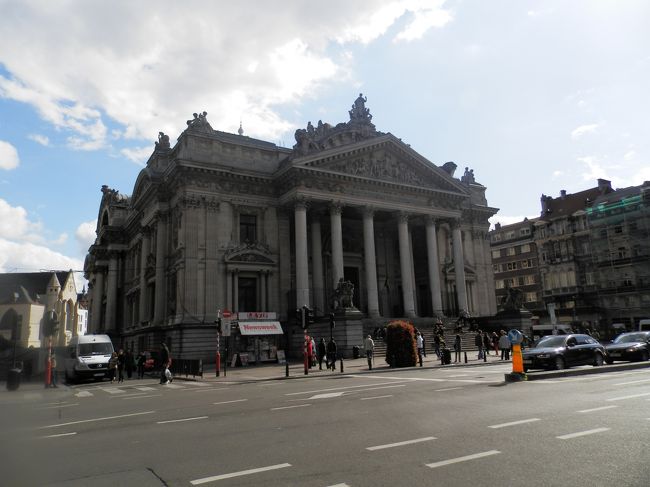 証券取引所<br /><br />建物一つ一つに雰囲気があっていいなぁ