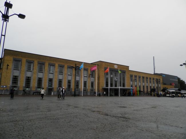 ブルージュ駅<br /><br />ブリュッセルからICで1時間。<br />乗り換えなく行けるのでわかりやすい。