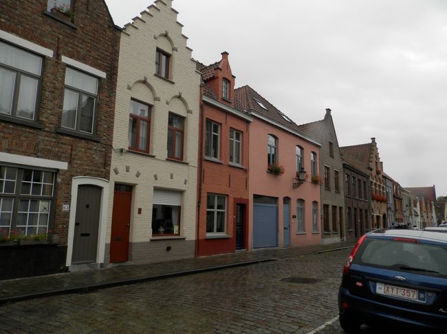 ブルージュ街並み<br /><br />マルクト広場に向かう途中。<br />どこ撮っても絵になる。