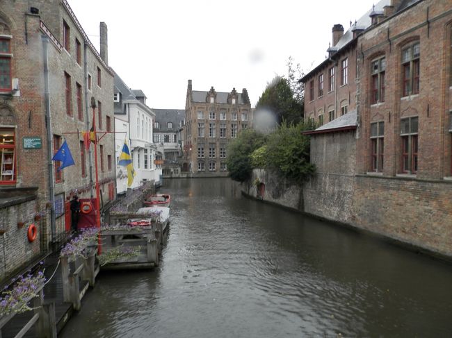 運河ボート乗り場<br /><br />幻想的。<br />ホテルまでの道がわからず、チケット売りのおばさんに聞いたら、<br />すぐそこだった。<br />ちょっぴり恥ずかしいね。