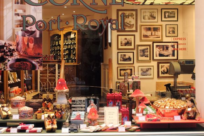 おしゃれで秋らしいディスプレイ。<br />眺めるだけでも楽しいですね。