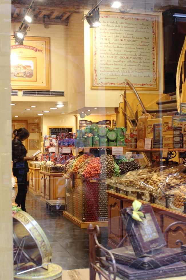 開店前のチョコレート屋さん。