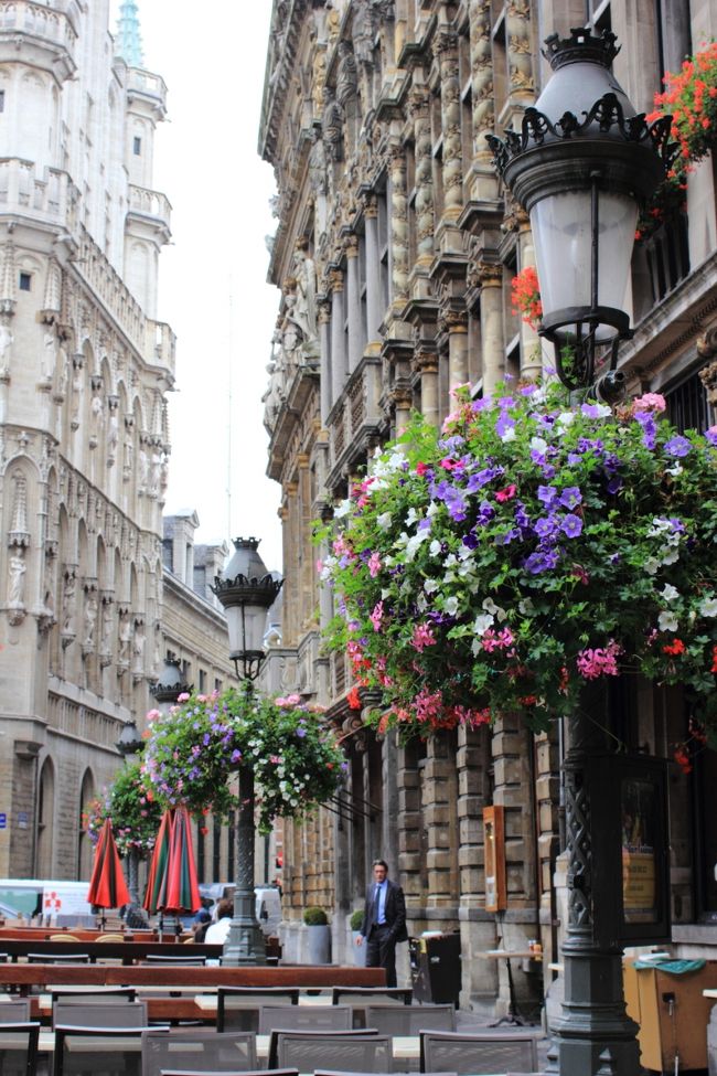 グランプラスに戻ってきました。