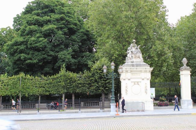王宮前のブリュッセル公園。