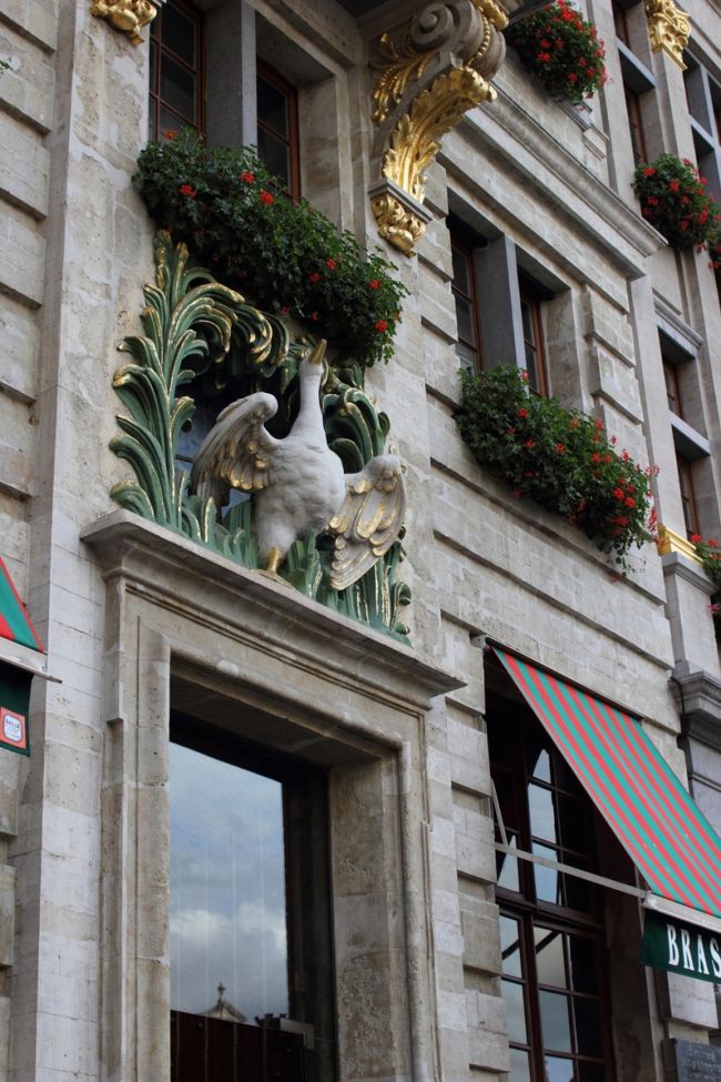 グランプラスに戻ってきました。